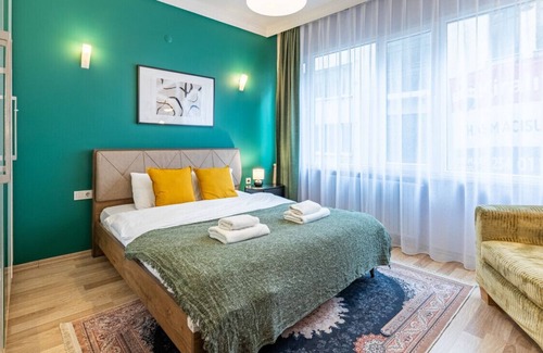 Cumhuriyet Apartment | Missafir Sleek and Central Flat in Nisantasi