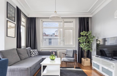 Goztepe Apartment | Missafir Sleek Flat with Balcony on Bagdat Street