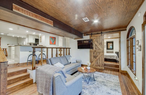 Tougaloo Cabin | Mississippi Retreat w/Hot Tub, Deck & Lake Views!