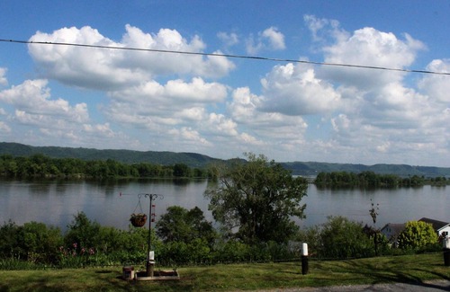 Brownsville House | Mississippi River View