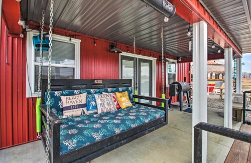 Dawn House | Missouri Vacation Rental with Fire Pit Access