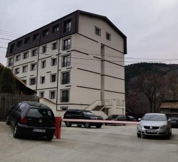 Nehoiu Apartment | Mister Guest