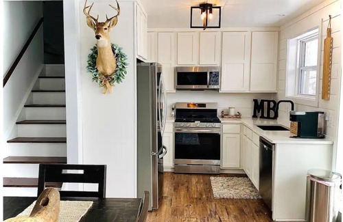Jasper Cabin | Misty Bluff Cliffside Cabin with Amazing Views from every room!