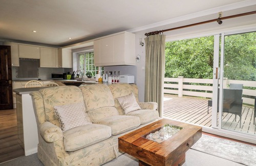 Crawley Down Apartment | MISWELLS COTTAGES - LAKE VIEW, family friendly in Turners Hill