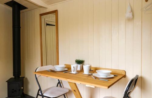 Moreton-in-Marsh House | Mitford Gypsy Hut