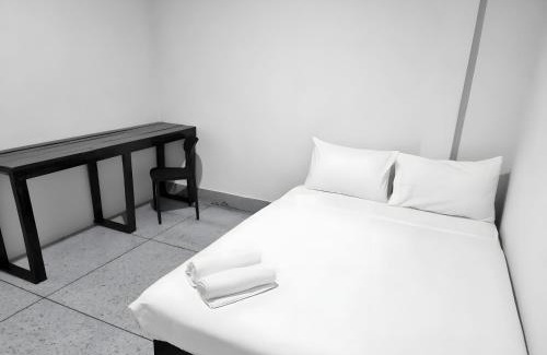Wat Bowon Niwet Apartment | Mitr Inn Khaosan
