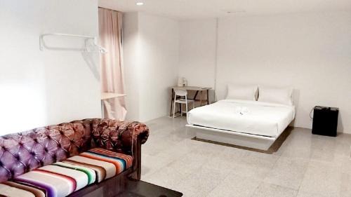 Ploenchit Apartment | Mitr INN Sukhumvit 2 - BTS Nana