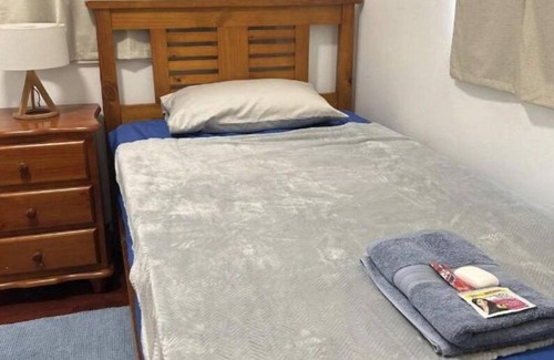 Macquarie Fields Bed & Breakfast | MJED House is located at Macquarie Fields in ducted air-conditioned & Free WIFI