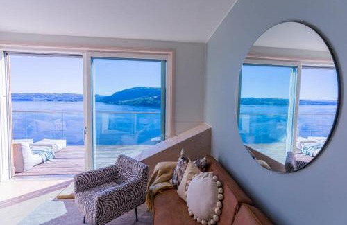 Brumunddal Apartment | Mjøssuite with lovely view