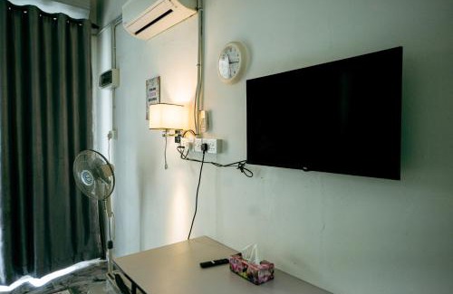 Jenjarom House | MKB Homestay - Landed Studio room with 2 Queen bed and Free Parking
