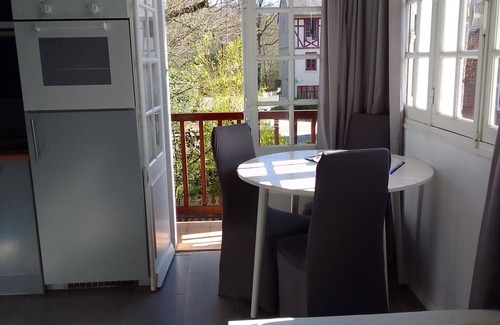 Bagnoles-de-l'Orne Apartment | Modern apartment in the Belle Epoque district