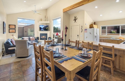 Moab South Valley House | Moab Retreat | Near Arches & Trails | Pool Hot Tub | Easy Parking