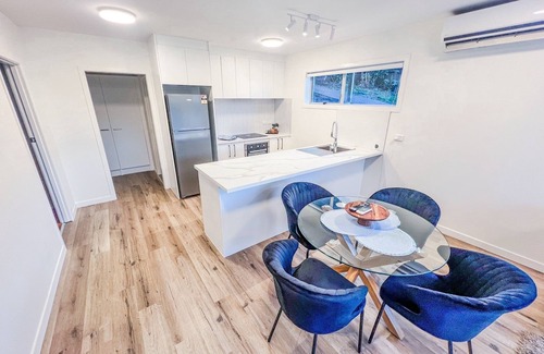Pakuranga House | Moana - cosy and modern home