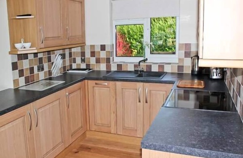 Wood Dalling Cottage | MOAT FARM COTTAGE, family friendly, with a garden in Wood Dalling
