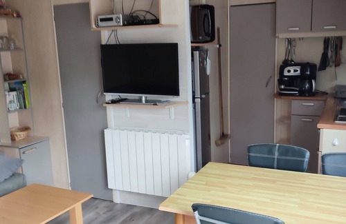 Allonnes House | Mobil home 4 pers, on camping 4 stars, with lagoon, 7 km from Saumur.