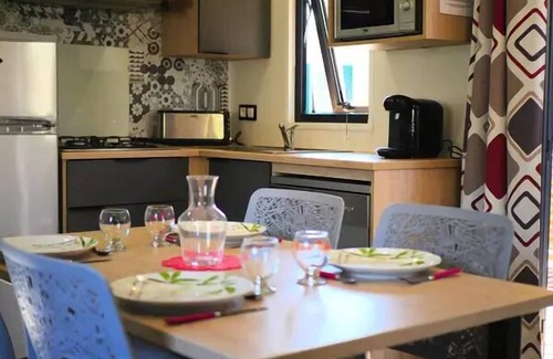 Sadirac House | Mobil-Home Tribu 6 Zimmer 10 Personen Klimaanlage + TV 3sdb