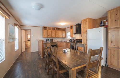 Royal House | Mobile Home E-2 at Safe Harbor Brady Mountain on Lake Ouachita!