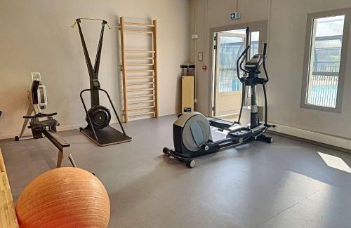 Jullouville-les-Pins House | Mobile-home Grand Confort 4 pers, 2 ch, 2 sdb, plage, piscine, fitness, terrasse - Jullouville - FR-1-361A-57