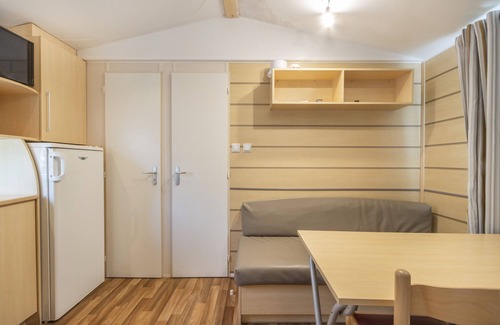 Alos de Balaguer House | Mobile Home 'Móvil Pequeña 2' with Mountain View, Wi-Fi and Air Conditioning