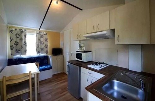 Saint-Paul-de-Vezelin House | Mobilheim 2 Schlafzimmer mit TV und Klimaanlage 4 Personen