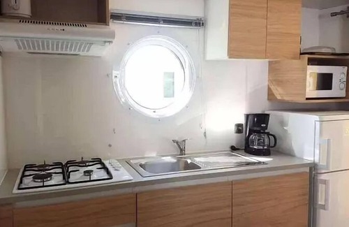 Rosans House | Mobilheim Komfort "Poppy's" 22m2 - 2 Schlafzimmer - überdachte Terrasse 4 Personen