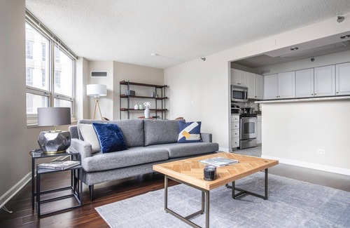 Rush and Division Apartment | Mod River North 2BR w/Gym, W/D, near Magnificent Mile, by Blueground