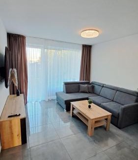 Slovensky Grob Apartment | Moderný 3 izbový dom so záhradou a terasou blízko Bratislavy