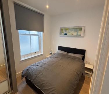 Hammersmith Apartment | Modern 1 bed flat minutes from Hammersmith Apollo