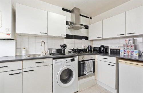 Ferndale Apartment | Modern 1-Bedroom Stockwell Apartment 15 mins to Central London - Perfect Base for Exploring London