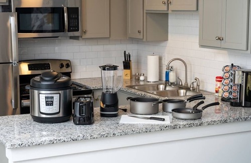 Forest Park Apartment | Modern 1 BR Near Downtown & Highland Golf