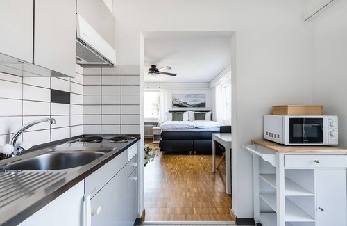 Kreuzlingen Apartment | Modern 1-room apartment in a top central location
