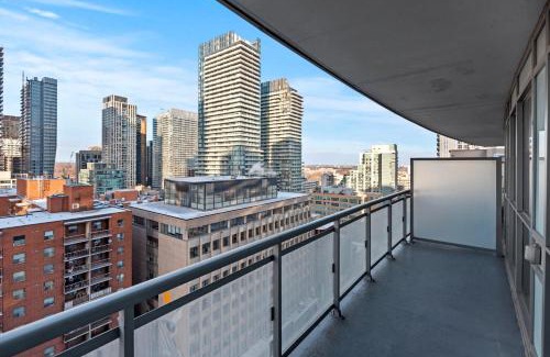 Yonge-Eglinton Apartment | Modern 1Bd & Den Condo with Balcony Lillian St