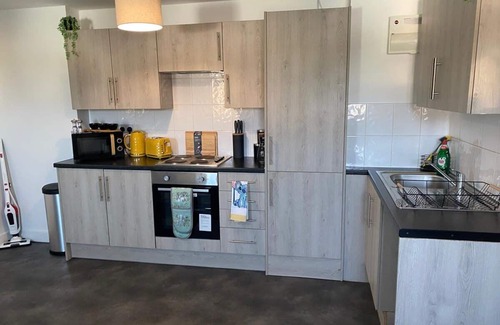 George Green Apartment | Modern 1Bed Apt Near Heathrow/Free Parking