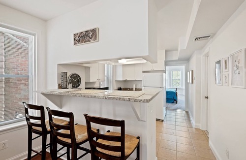 Germantown Apartment | Modern 1BR in East Germantown