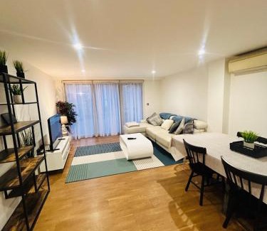 Lancaster Gate Apartment | Modern 2 Bed 2 Bath Apartment with outdoor space Hyde park