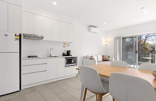 Callala Beach Apartment | Modern 2 Bed Apartment with BBQ - 6 Min walk to beach