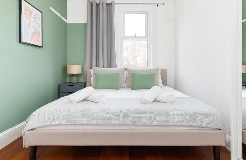 Primrose Hill Apartment | Modern 2 Bed Flat in Primrose Hill