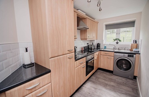 Kirk Sandall Apartment | Modern 2 Bedroom 2 Bathroom Scenic Views Apartment