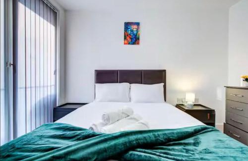 Canning Town Apartment | Modern 2 Bedroom 2 Bathroom Apartment 10 Mins to Excel London & Canary Wharf