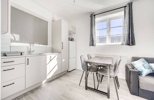 Coldharbour Apartment | Modern 2-Bedroom Apartment in Vibrant Brixton - Perfect for City Explorers!