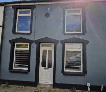 Merthyr Tydfil House | Modern 2 bedroom house near national park