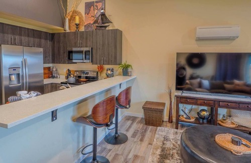 Grand Mound House | Modern 2 Bedroom Home Outdoor Patio & Fenced Yard