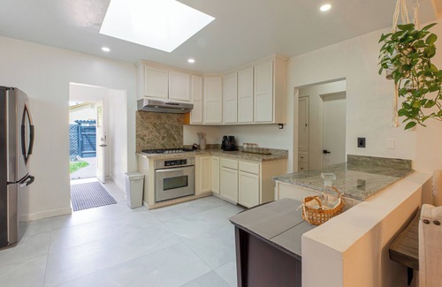 San Jose House | Modern 2 Bedroom House With Botanic Organic Garden, Deck and Backyard