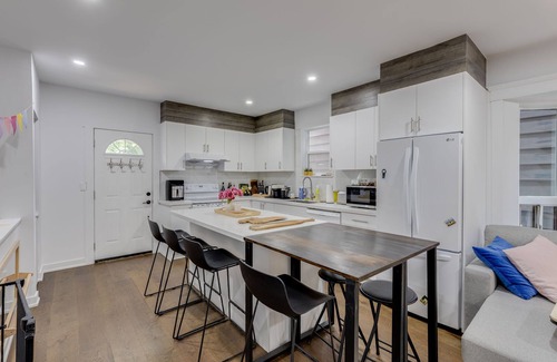 Riverdale House | Modern 2-Bedroom Retreat Steps from Danforth