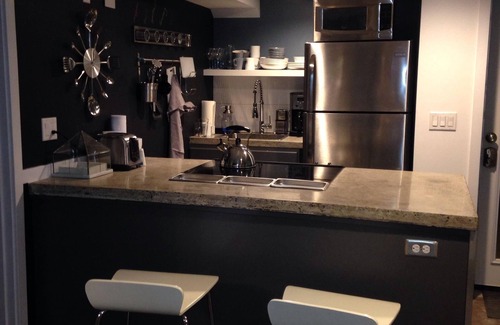 Green Lake Apartment | Modern 2 Bedroom Suite in 1924 Craftsman One Block from Greenlake
