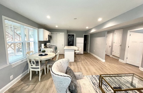 Seabrook Apartment | Modern 2 bedrooms house in prime location