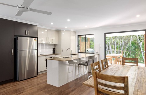 Rainbow Beach House | Modern 2 storey family beach house with pool.