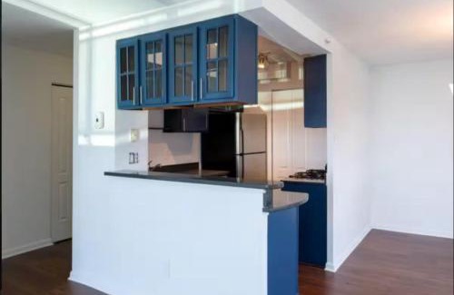 Towson Apartment | Modern 2bed 2 bath heart of Townson suite