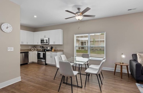 Grandville Condo | Modern 2BR + 2BA New Build Condo w/Garage & Patio