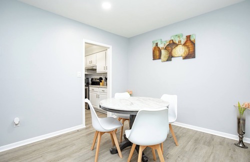 East Orange House | Modern 2BR, Unit 1, Yard, Laundry, Smart TV